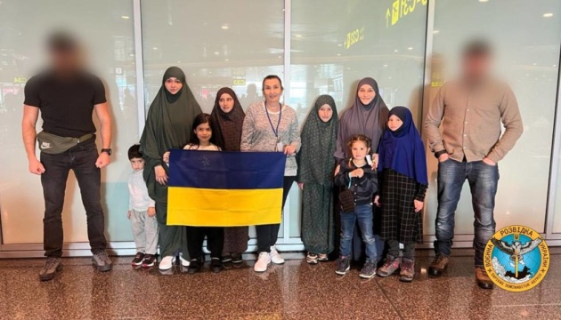 ГУР визволило із сирійського полону громадян України - двох жінок та шістьох дітей