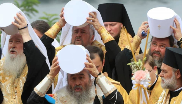 Московська церква міряється ченцями і 