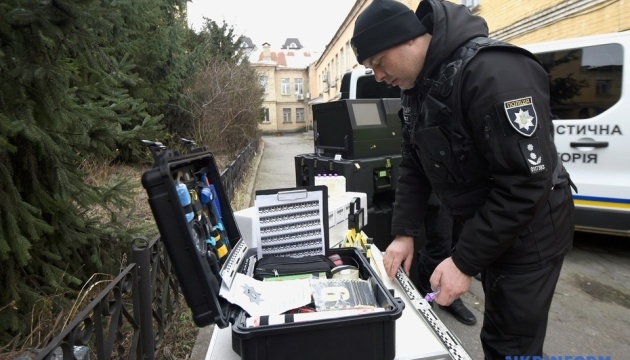 Поліція презентувала роботу мобільних ДНК-лабораторій Київщини