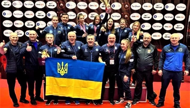 Жіноча збірна України з боротьби виграла командний залік молодіжного Євро