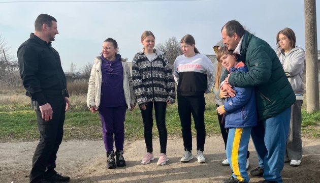 ロシアによりクリミアへ連れ去られていたウクライナ児童７人、ヘルソン州政府管理地域へ帰還