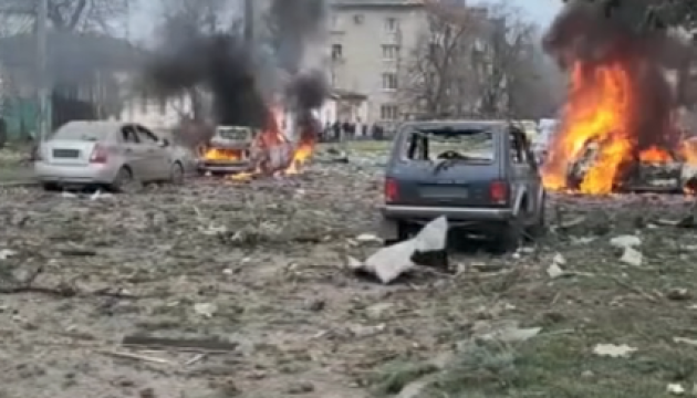 Russians strike Slovyansk. Casualties reported