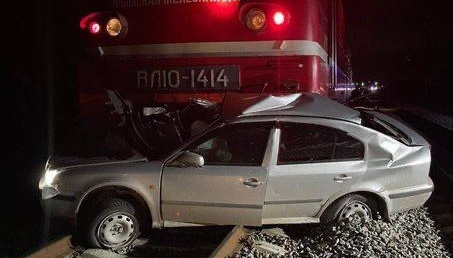 У Криму потяг зіткнувся з автівкою, четверо загиблих