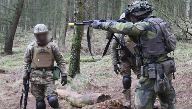 Швеція готує українських військових до боїв у лісистій місцевості
