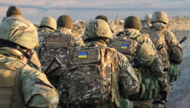 Інструктори з Данії навчають українських військових веденню позиційних боїв