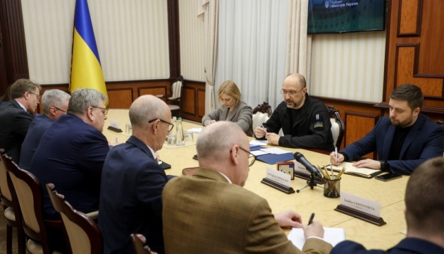 Шмигаль обговорив із послами семи країн напрями відновлення України