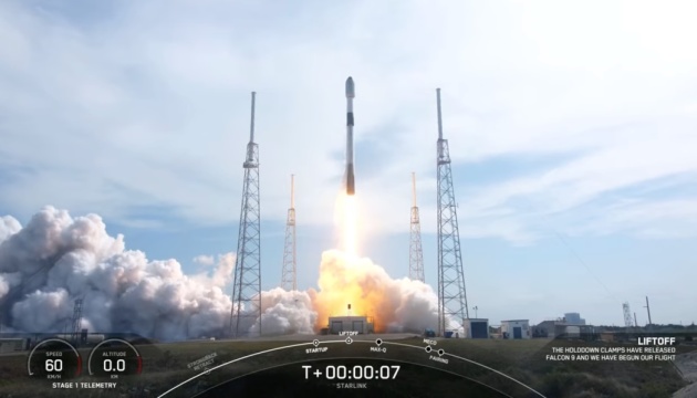 SpaceX запустила у космос нову партію із понад 50 супутників Starlink