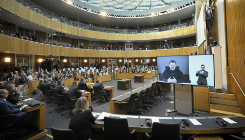 Zelensky en el Consejo Nacional: El área contaminada por minas en Ucrania es como dos territorios de Austria