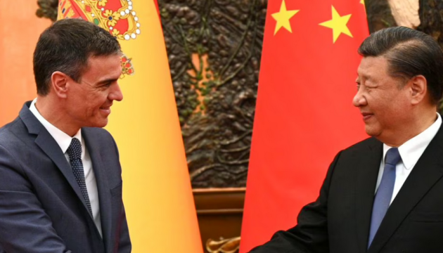 Прем'єр Іспанії прибув до КНР - переконуватиме Сі Цзіньпіна підтримати мир на умовах України