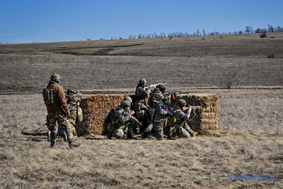 Territorial Defense Forces’ units, defending the Zaporizhzhia direction, conduct combat coordination / Photo: Dmytro Smolienko. Ukrinform