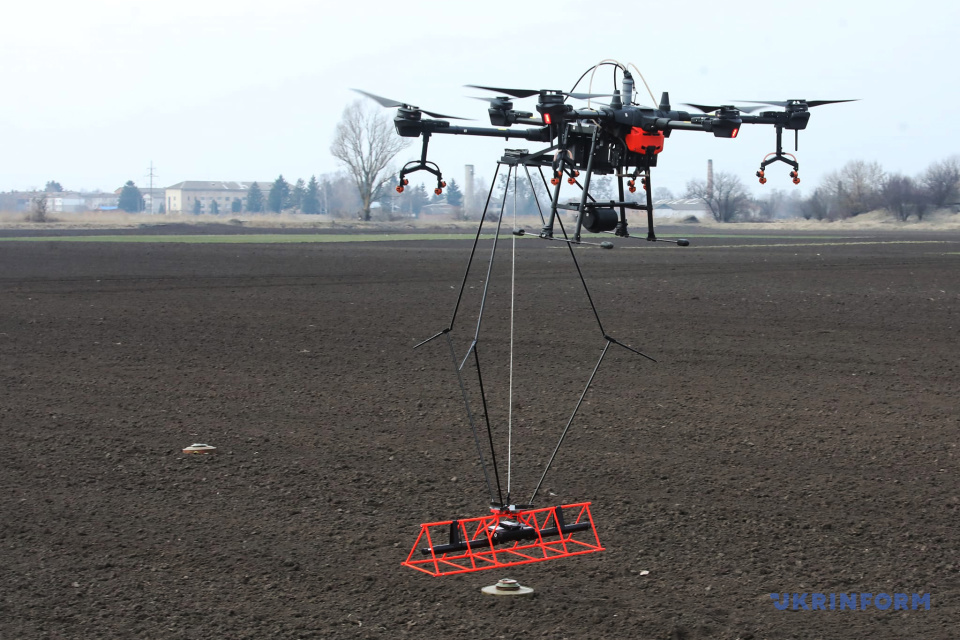 A UAV-based mine detection system tested in the Kyiv region / Photo: Volodymyr Tarasov. Ukrinform