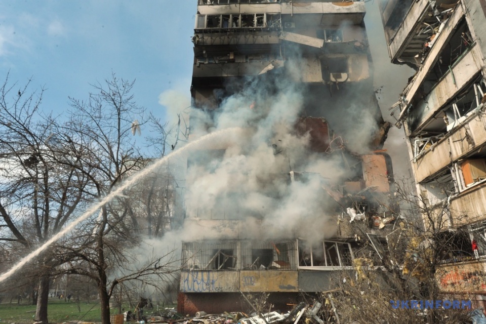Ракета поцілила у житловий будинок у Запоріжжі / Фото: Олексій Ковальов, Укрінформ