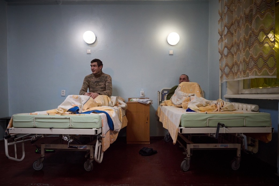 Zelensky Visits Wounded Soldiers In Donetsk Region