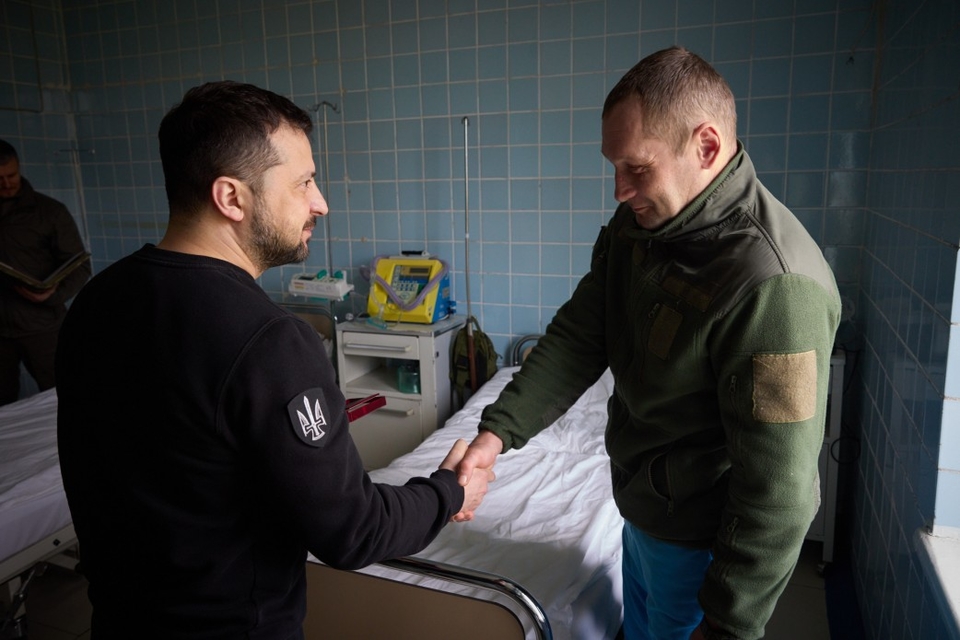 Zelensky Visits Wounded Soldiers In Donetsk Region