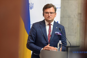 Kuleba calls on Wimbledon organizers to ban Russian, Belarusian players