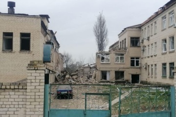 Bombardements ennemis sur la région de Kherson : collège pédagogique endommagé à Beryslav