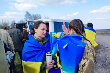 Intercambio a gran escala: Ucrania trae de regreso a otros 100 prisioneros de guerra