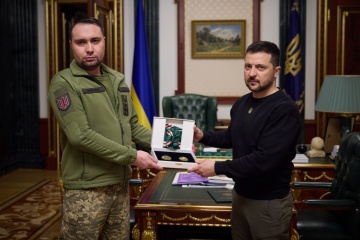 Zelensky recibe la Orden de la República de Ichkeria "Honor de la Nación" y la Orden de Dzhojar Dudáyev