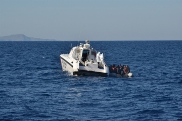 З моря поблизу Тунісу урятували більше сорока мігрантів
