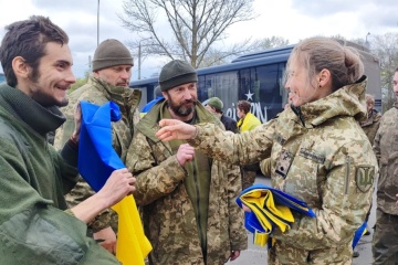 ロシア拘束から１３０人のウクライナ軍人解放