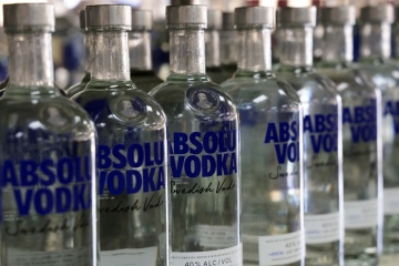 Absolut Vodka halts exports to Russia
