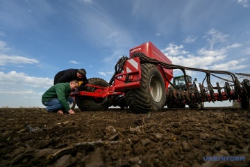 Ukrainian farmers sowed almost 4.5M ha of winter crops