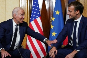 Emmanuel Macron et Joe Biden ont confirmé leur détermination commune à maintenir le soutien à l’Ukraine 
