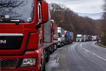 Poland opens transit: first trucks with Ukrainian products heading to Netherlands