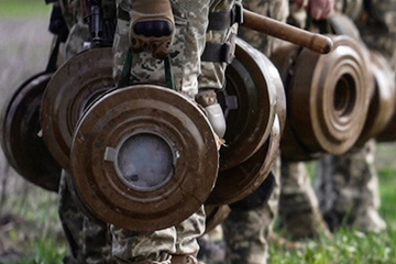 Varias docenas de campos de minas antitanques y barreras instaladas en el norte de Ucrania la semana pasada