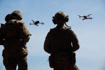 Bei Swatowe zerstören Verteidigungskräfte „Flugplatz“ russischer Drohnen