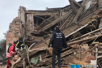 Zwei Menschen bleiben unter Trümmern in Kupjansk, Museum komplett zerstört