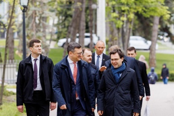 Ukraine’s Foreign Minister Kuleba arrives in Moldova