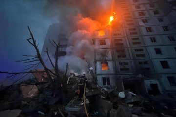 ロシア軍、ウクライナ３都市の集合住宅をミサイルで攻撃　ウーマニで死者１０名