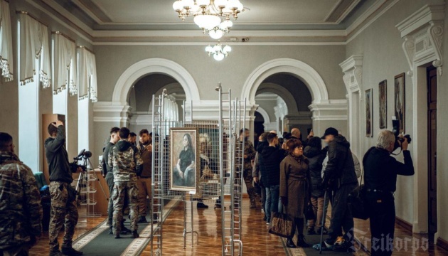 У Харкові відкрилася виставка картин загиблого добровольця Артема Азарова