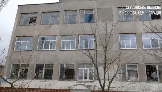 Les troupes russes ont tiré sur un hôpital à Kherson 