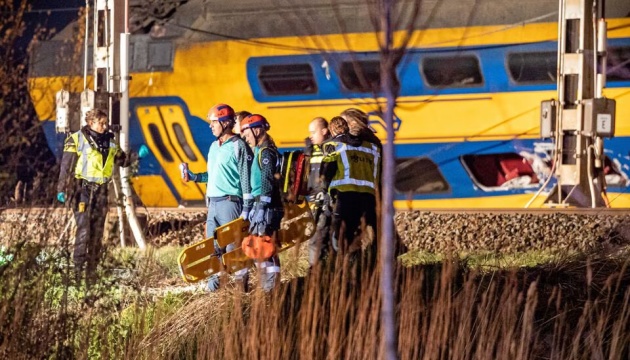 У Нідерландах пасажирський потяг зійшов із рейок: один загиблий, десятки поранених