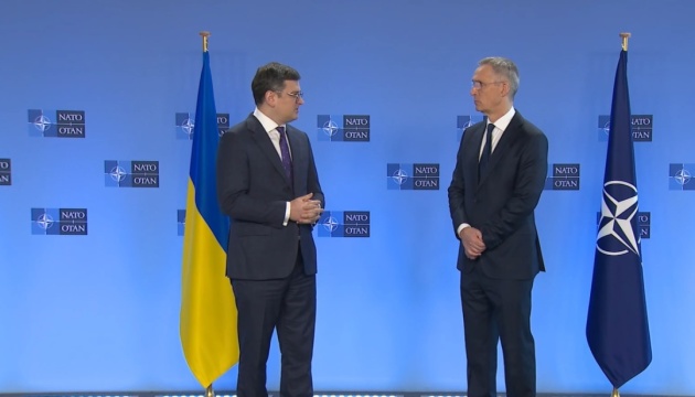 Кулеба і Столтенберг обговорили зміст рішення НАТО про перспективи членства України