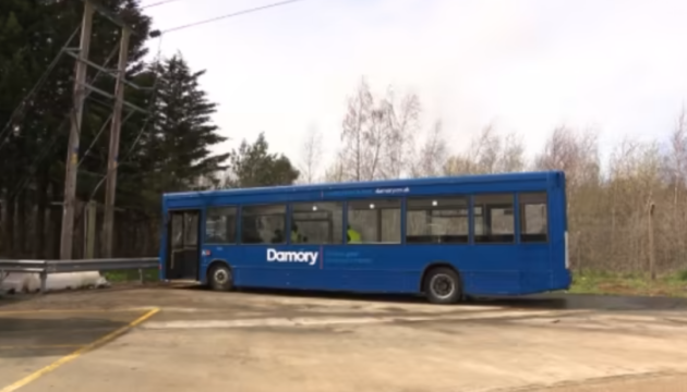 У Британії для України переобладнають під мобільний госпіталь автобус