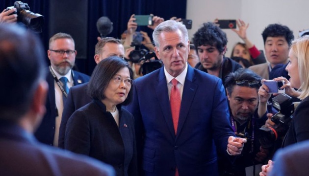 Попри погрози Китаю: У Штатах зустрілись Спікер Палати представників США та лідерка Тайваню 