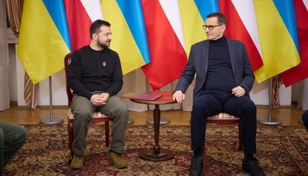 Zełenski spotkał się z prezydentami czterech polskich „miast ratowników”

