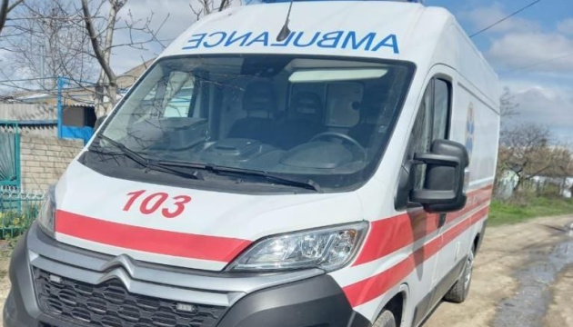 Russia shells ambulance in Beryslav, number of injured grows to eight