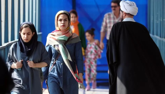 В Ірані встановили камери, щоб виявляти жінок без хіджабу