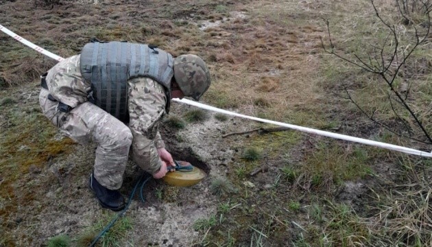 На Київщині виявили реактивну гранату і чотири протитанкові міни