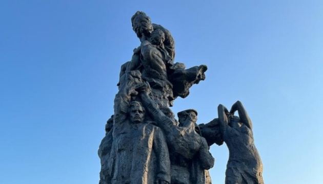 Зеленський вшанував пам’ять жертв нацистських концтаборів