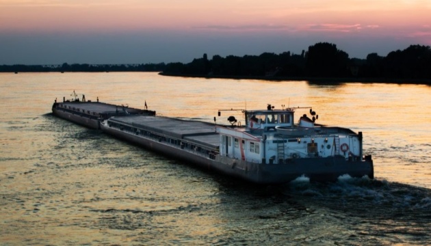 Українське дунайське пароплавство створить ще один майданчик для ремонту барж