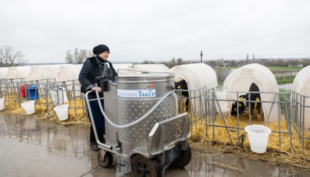 На Дніпропетровщину евакуювали молочне господарство з-під Бахмута