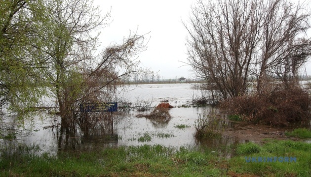 Large-scale river floods in three regions: Roads up to 30 settlements washed out