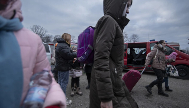 Сейм Польщі продовжив термін перебування українських біженців до 30 червня