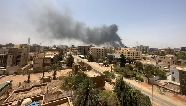 У столиці Судану відновилися бої із застосуванням авіації та артилерії