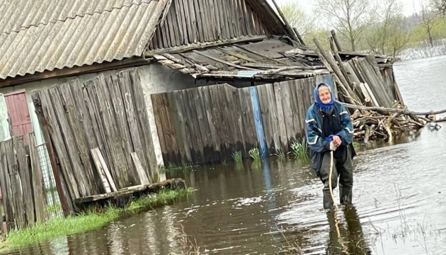 Рятувальники показали ситуацію з підйомом води на Київщині